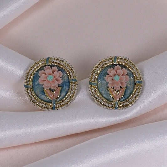 Vintage Flower Stud Earring