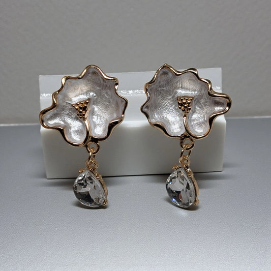 White Enamel Floral Drop Design.