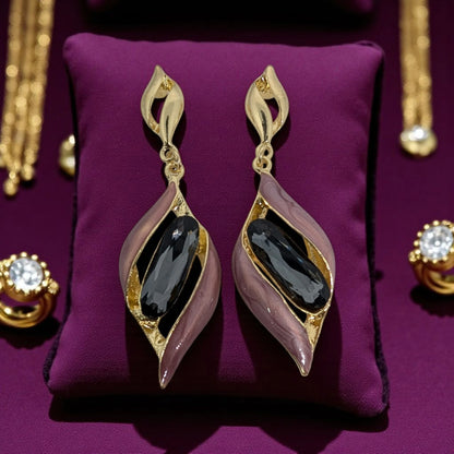 Dangle Earrings With a Modern, Artistic Design.