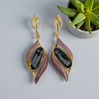 Dangle Earrings With a Modern, Artistic Design.