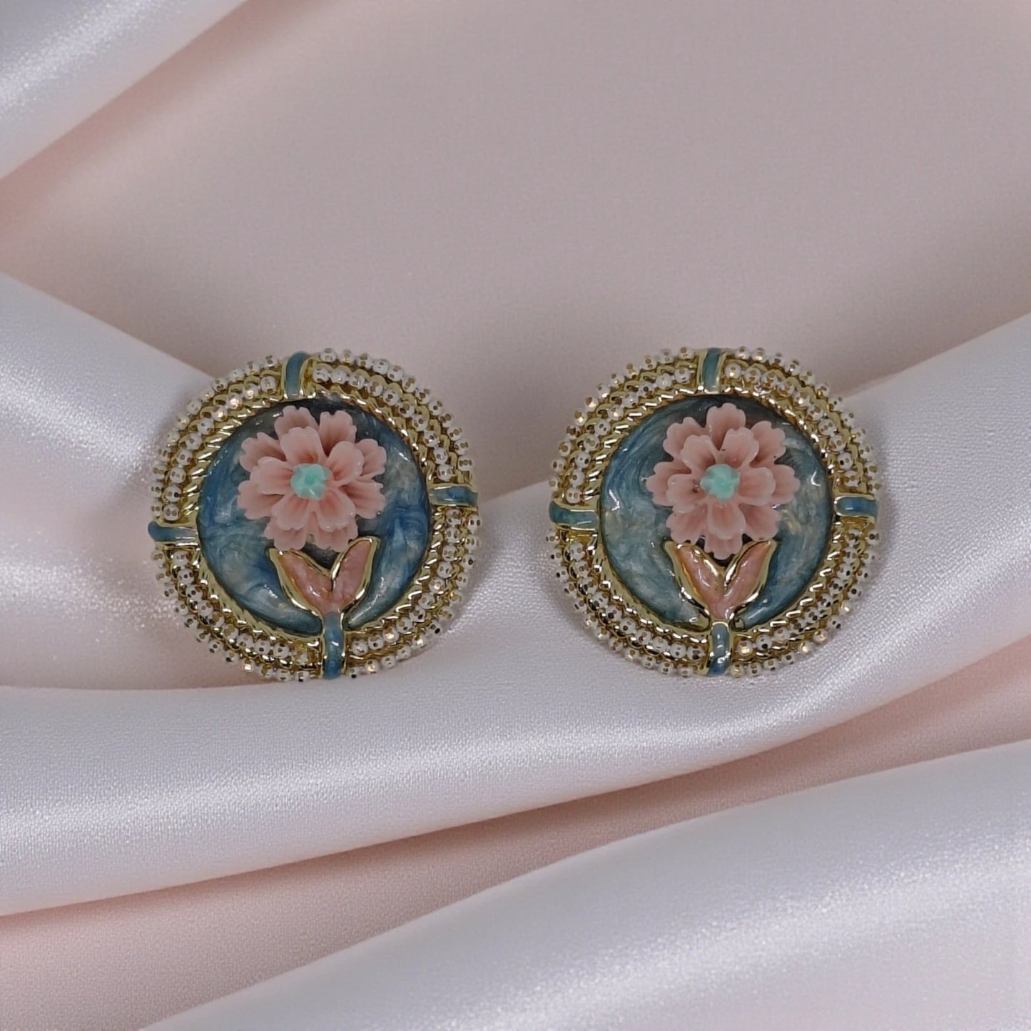 Vintage Flower Stud Earring