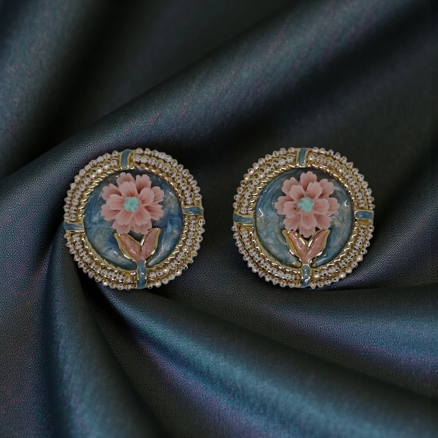 Vintage Flower Stud Earring